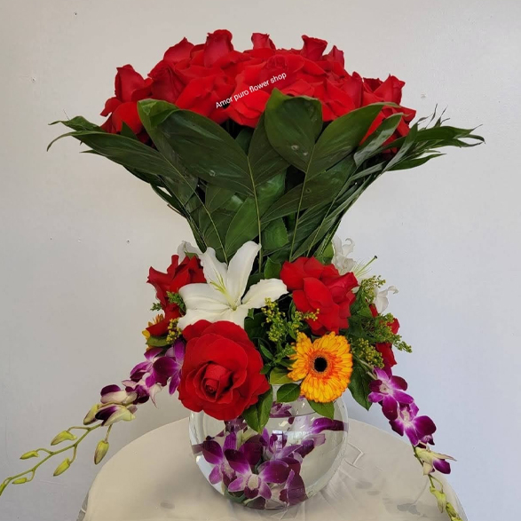 B005 - Colorful 200 Roses Bouquet decorated with a golden Crown and  Butterflies - Ramo Buchon 200 Rosas - Love Flowers Miami